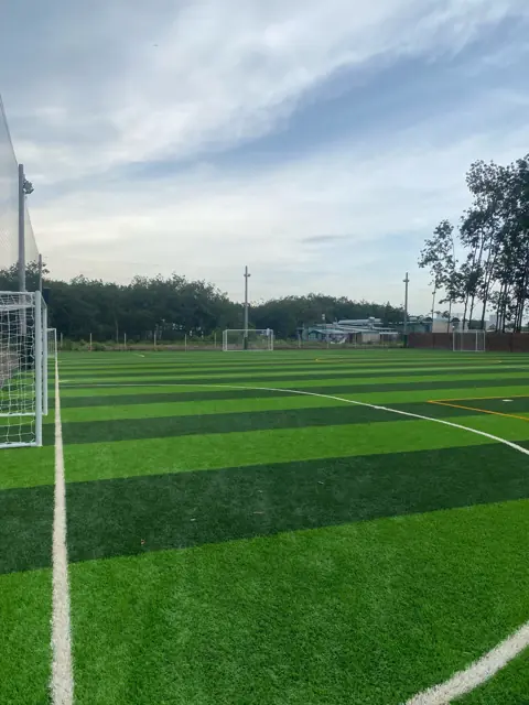 Sân bóng cỏ nhân tạo PT Sport hoàn thiện