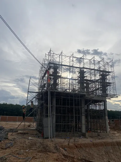 Giàn giáo, cốt thép cột bê tông cốt thép