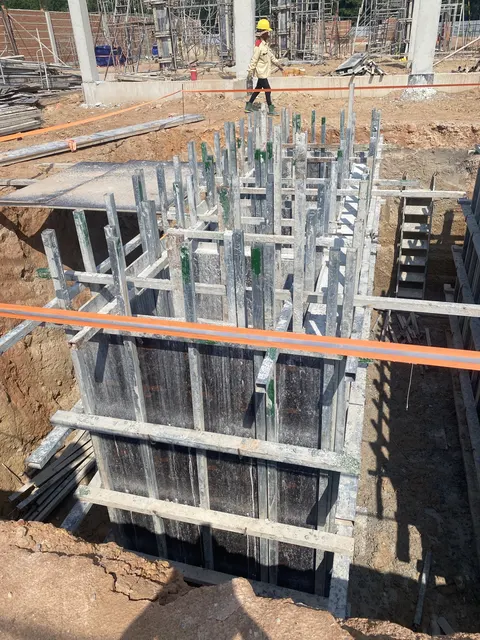 Ván khuôn, cốt thép tường bê tông cốt thép