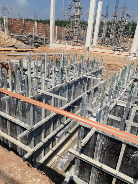 Ván khuôn, cốt thép tường bể ngầm